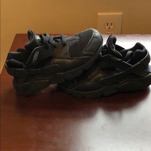 Kids Nike Huaraches size 13c